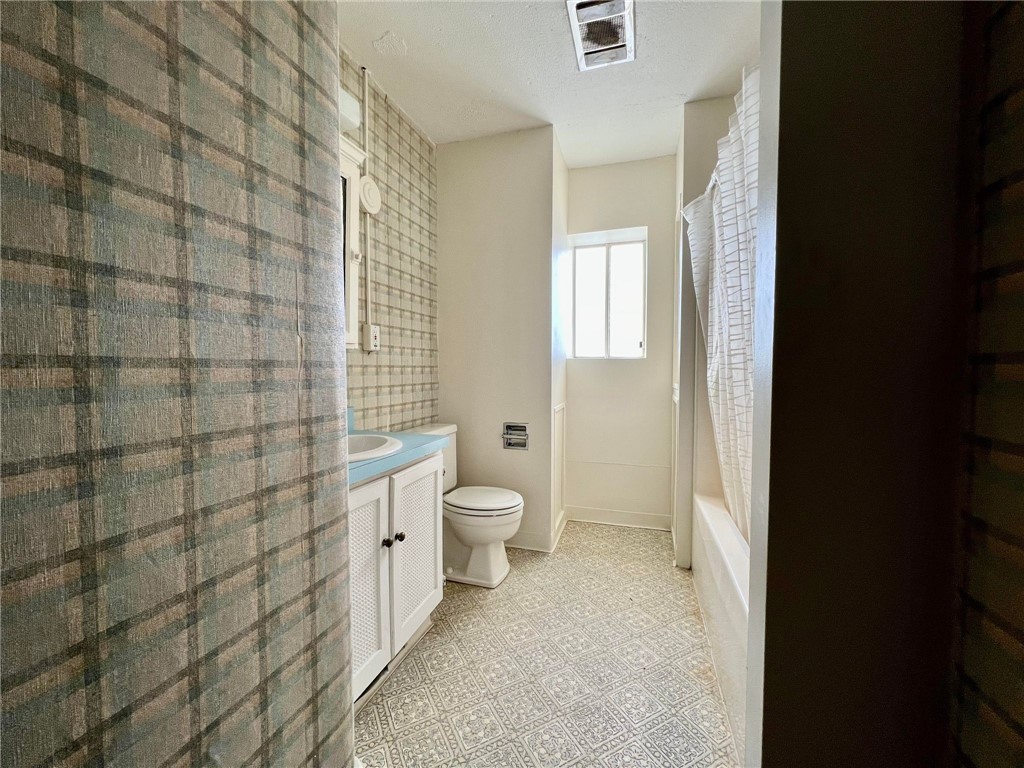 50 W Main Street 921