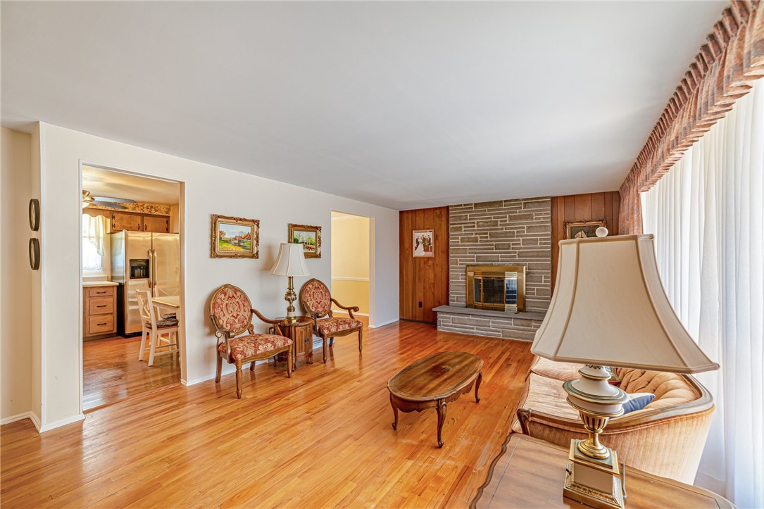 175 Crescent Garden Dr