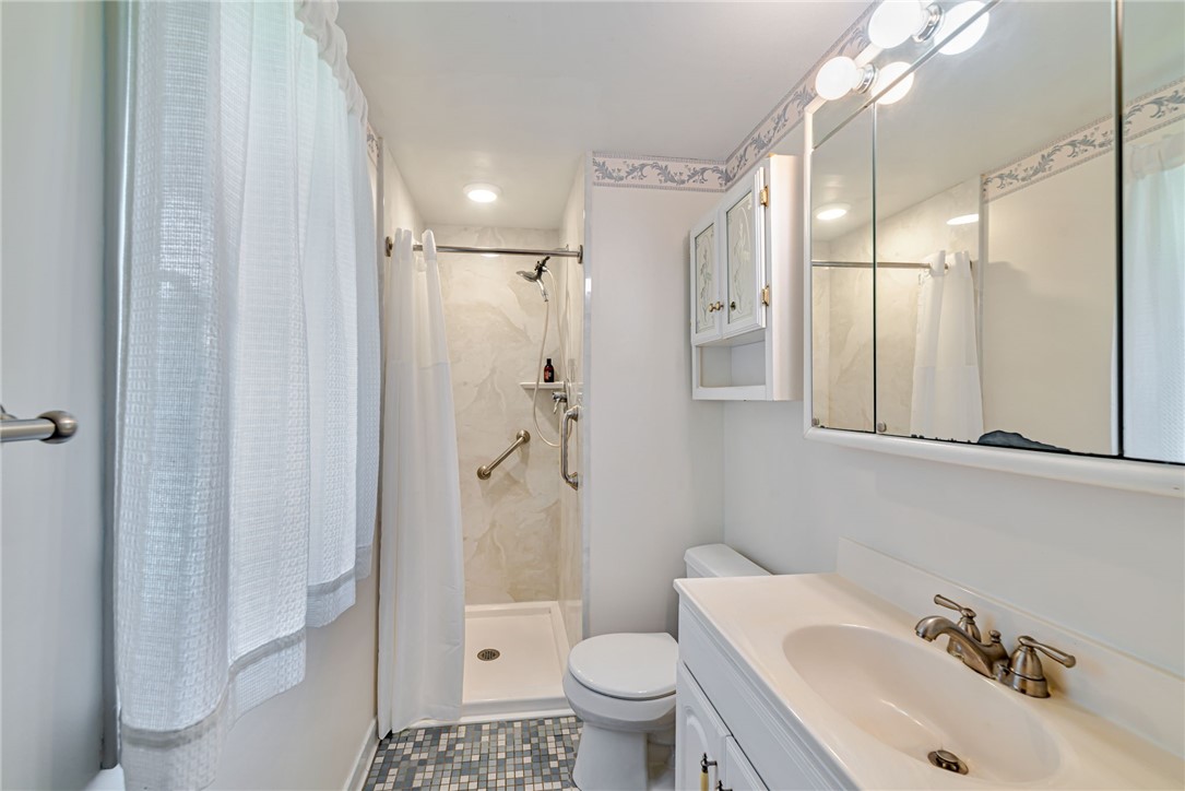 175 Crescent Garden Dr