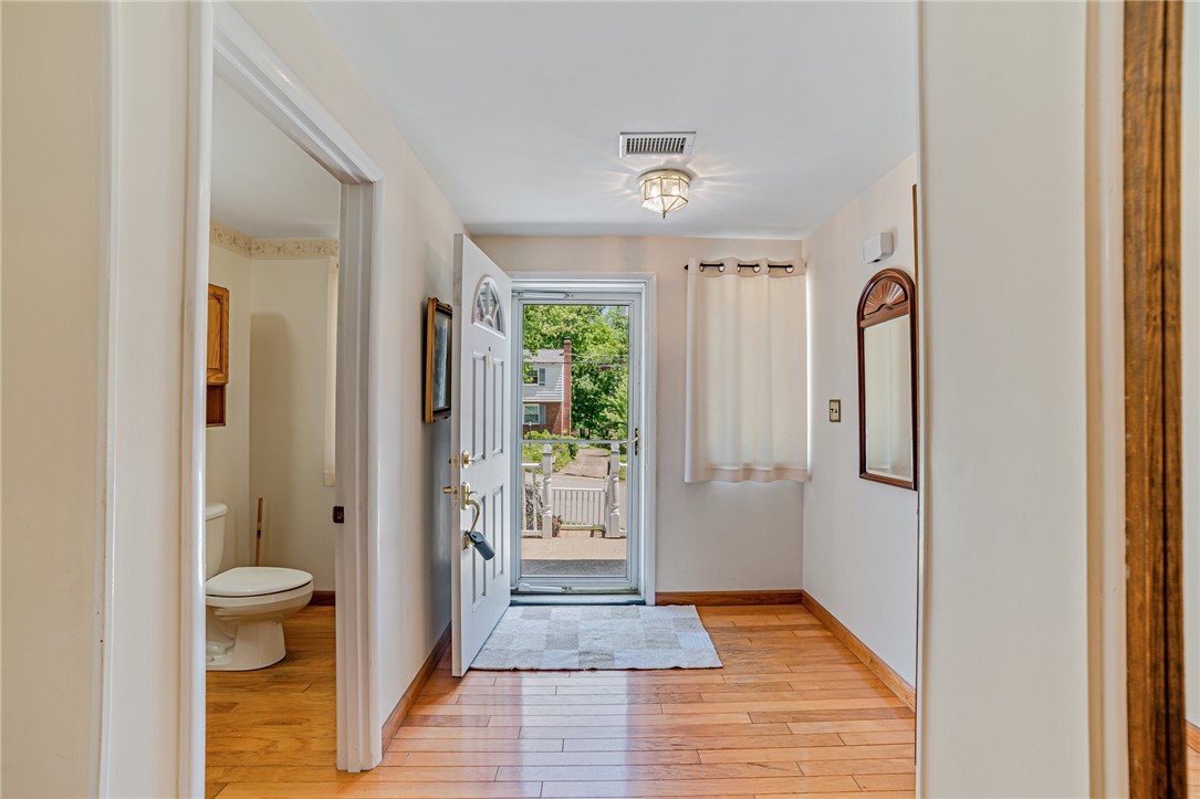 175 Crescent Garden Dr