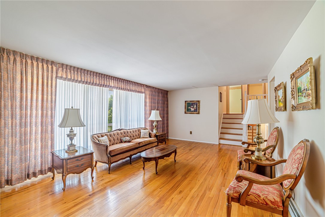 175 Crescent Garden Dr