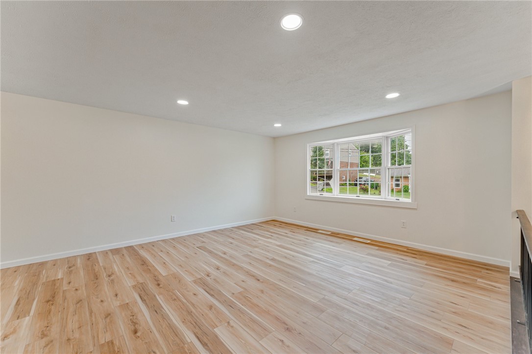 2406 Rolling Farms Rd