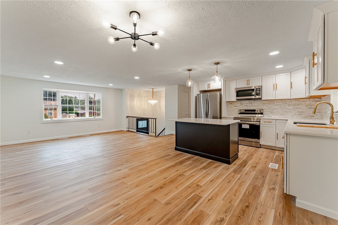 2406 Rolling Farms Rd