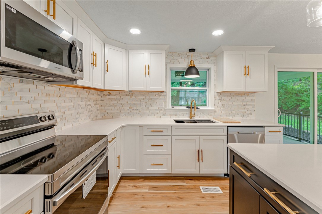 2406 Rolling Farms Rd