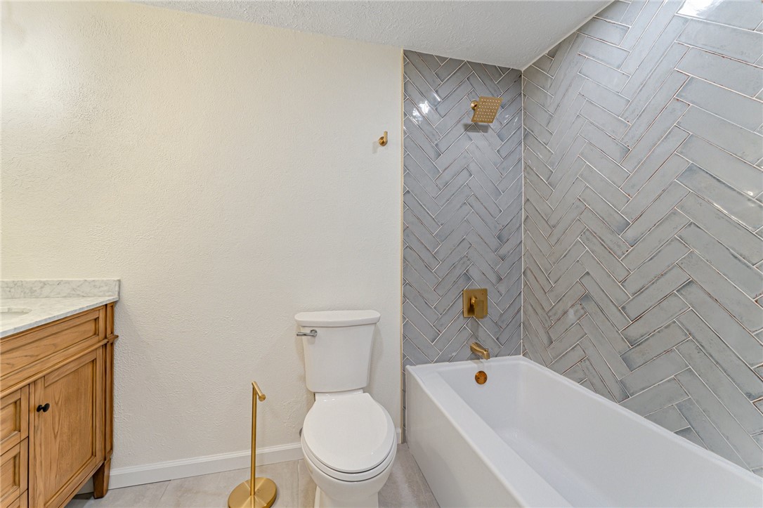 2406 Rolling Farms Rd