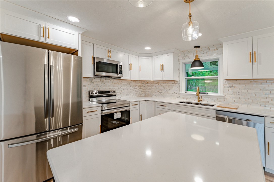 2406 Rolling Farms Rd