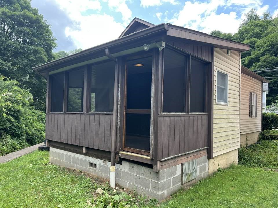 494 & 494 1/2 Evergreen Rd.