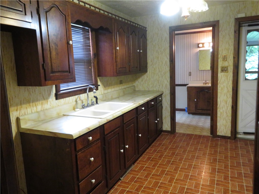 494 & 494 1/2 Evergreen Rd.