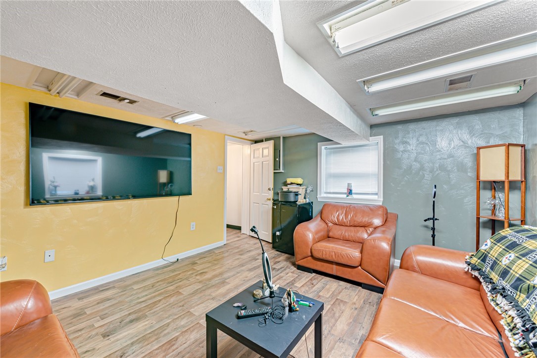 531 Sunnyfield Drive