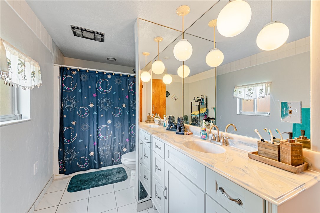 531 Sunnyfield Drive