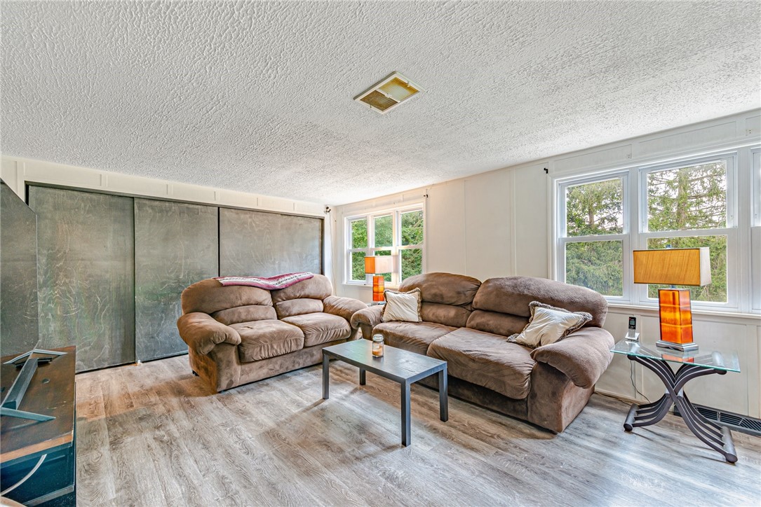 531 Sunnyfield Drive