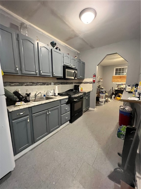 830-828 Railroad Street