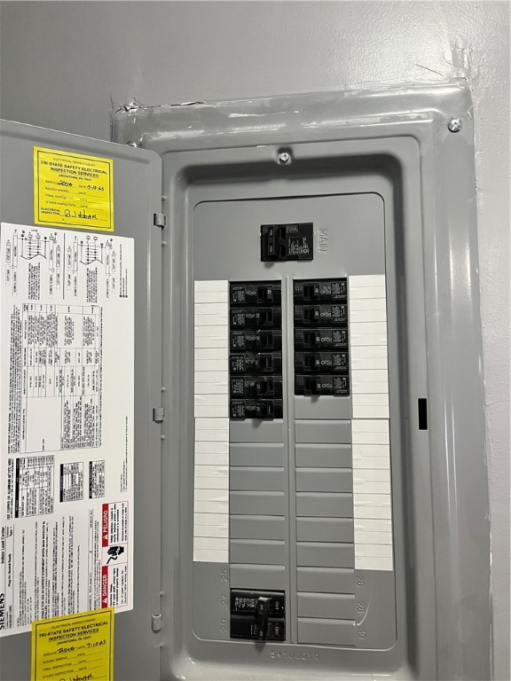 830-828 Railroad Street