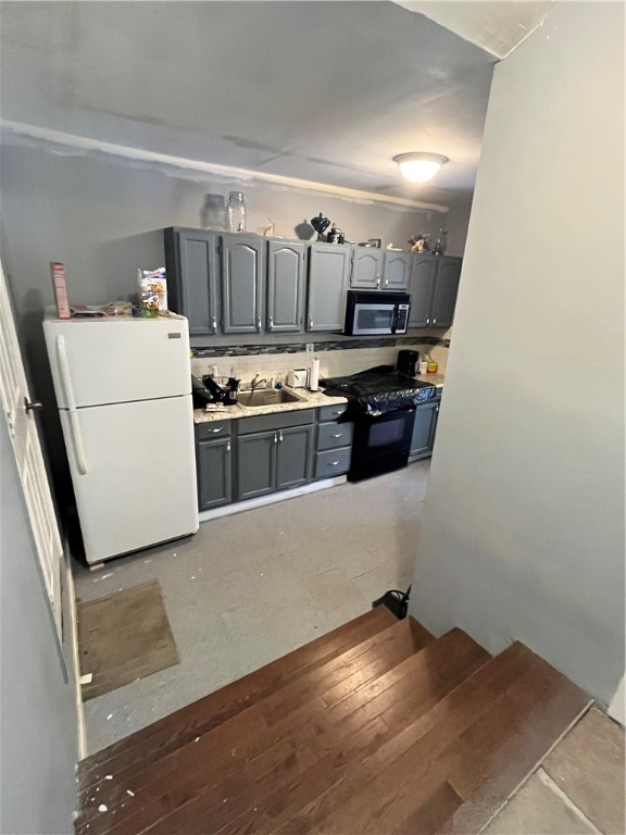 830-828 Railroad Street