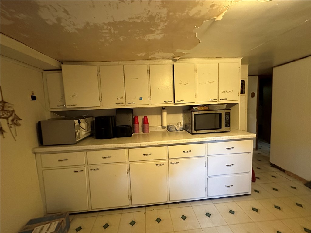 7051 Pleasant Valley Rd