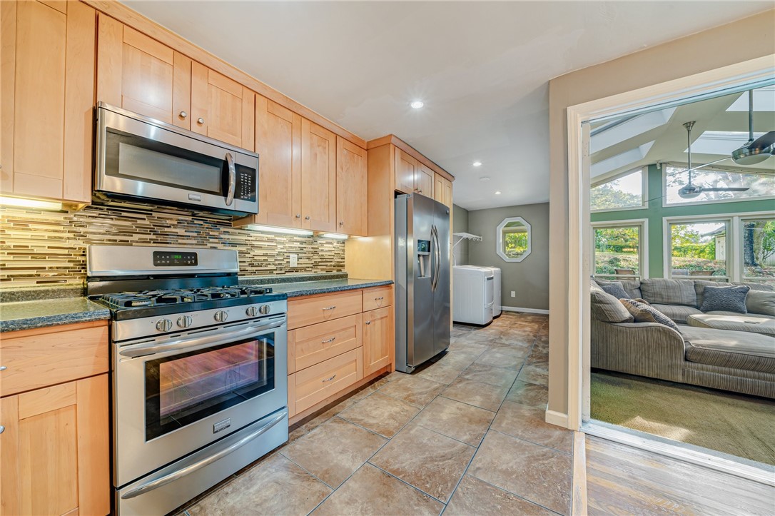 526 Sunnyfield Drive