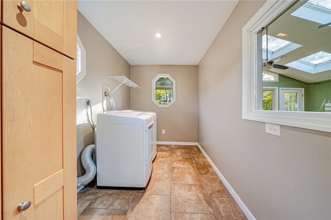 526 Sunnyfield Drive