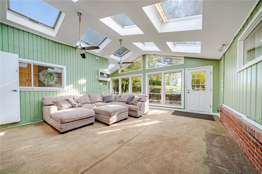 526 Sunnyfield Drive