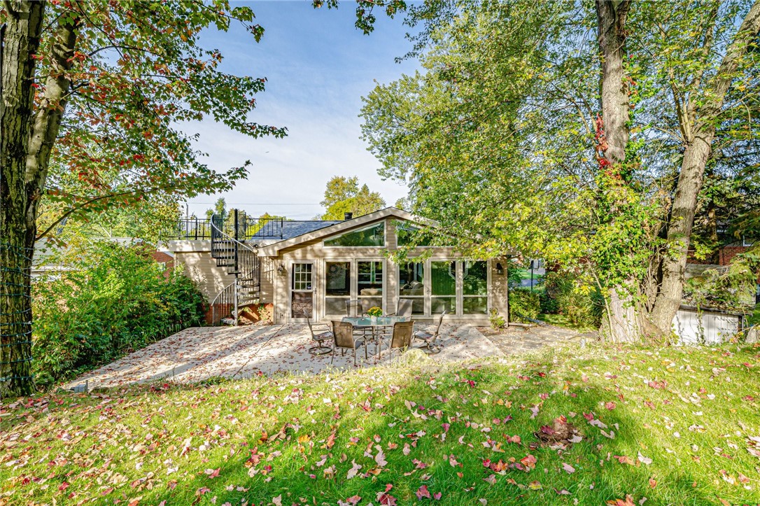 526 Sunnyfield Drive