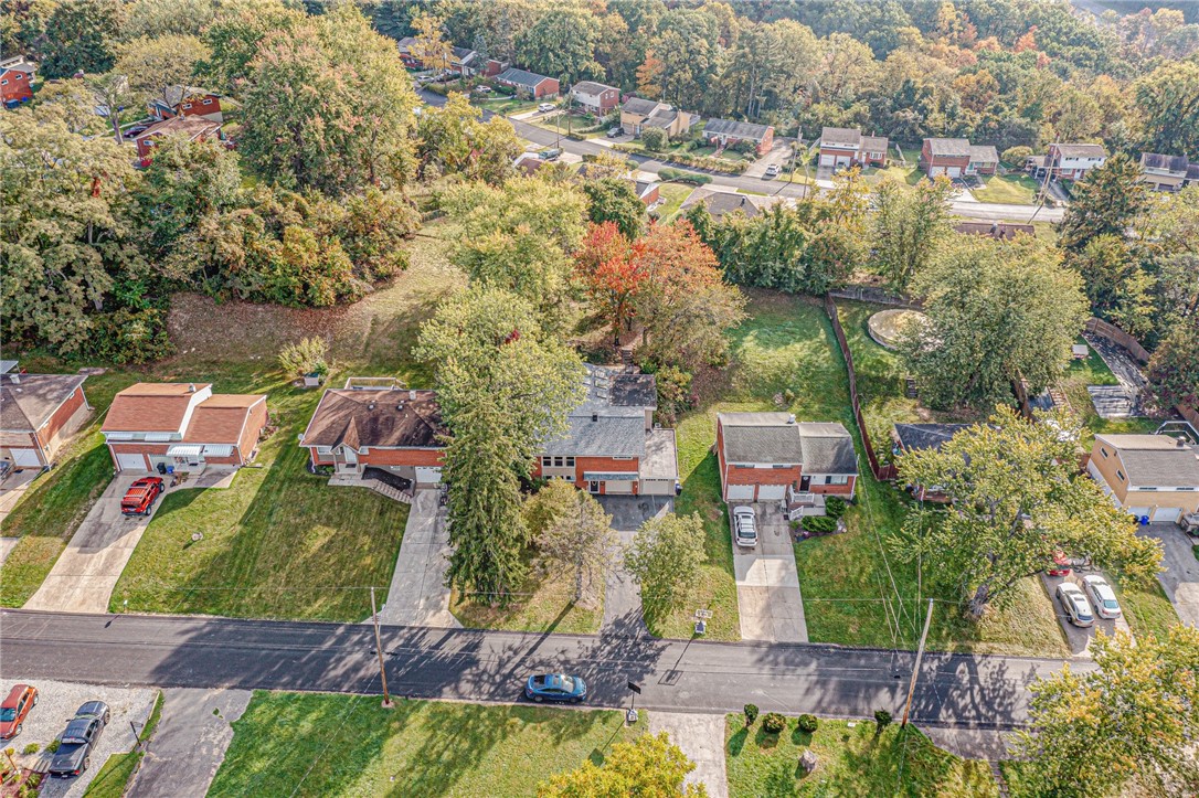 526 Sunnyfield Drive