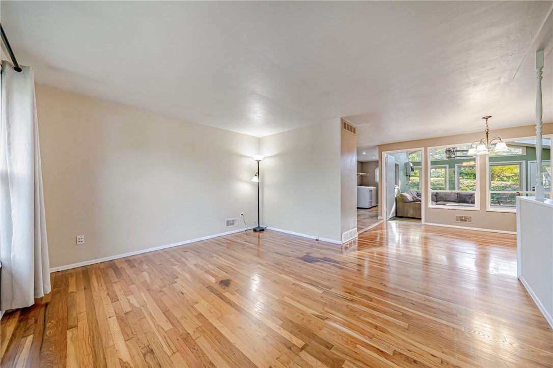 526 Sunnyfield Drive