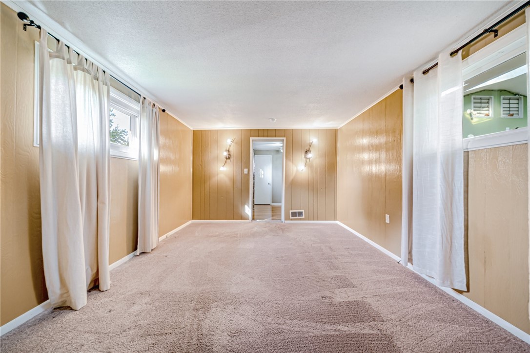 526 Sunnyfield Drive