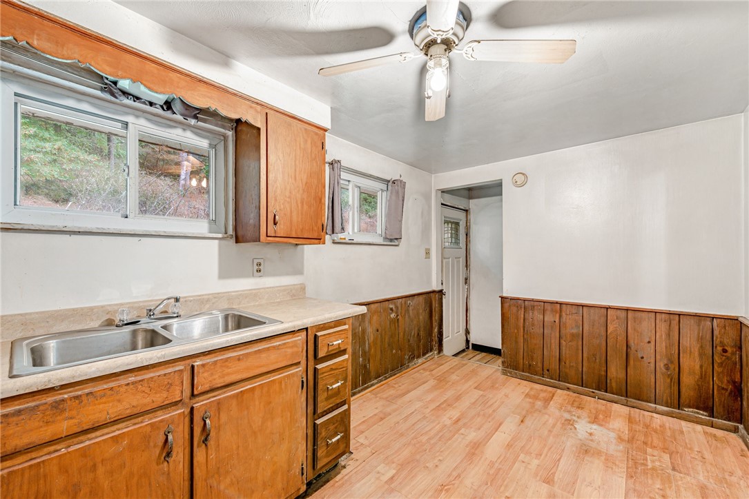 203 Shuster Hollow Rd