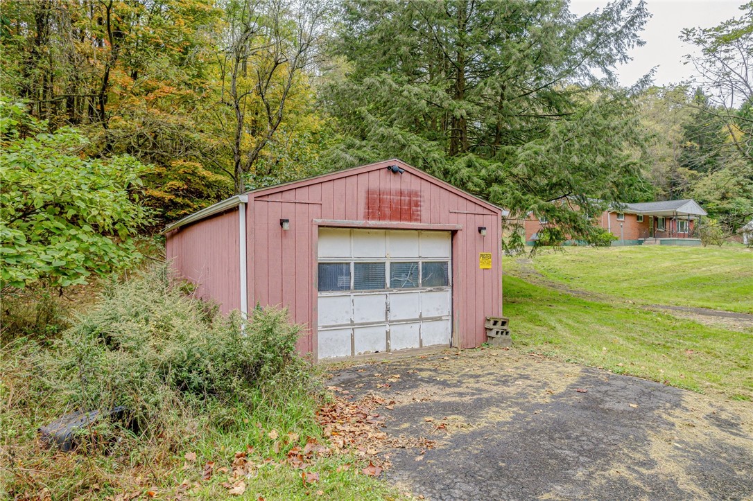203 Shuster Hollow Rd