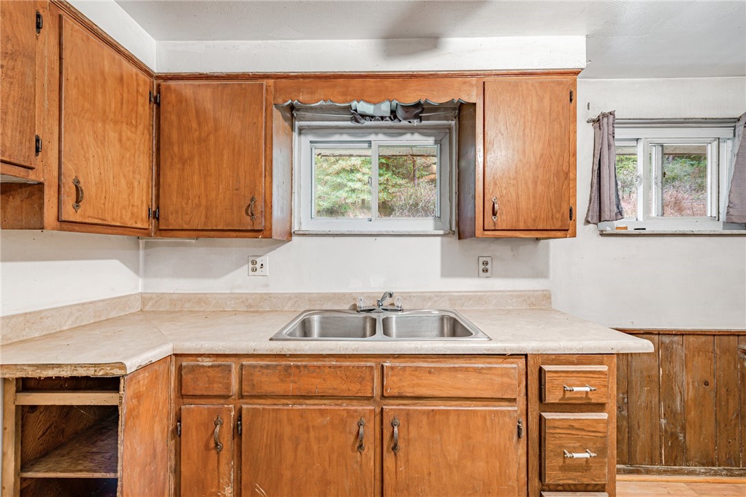 203 Shuster Hollow Rd