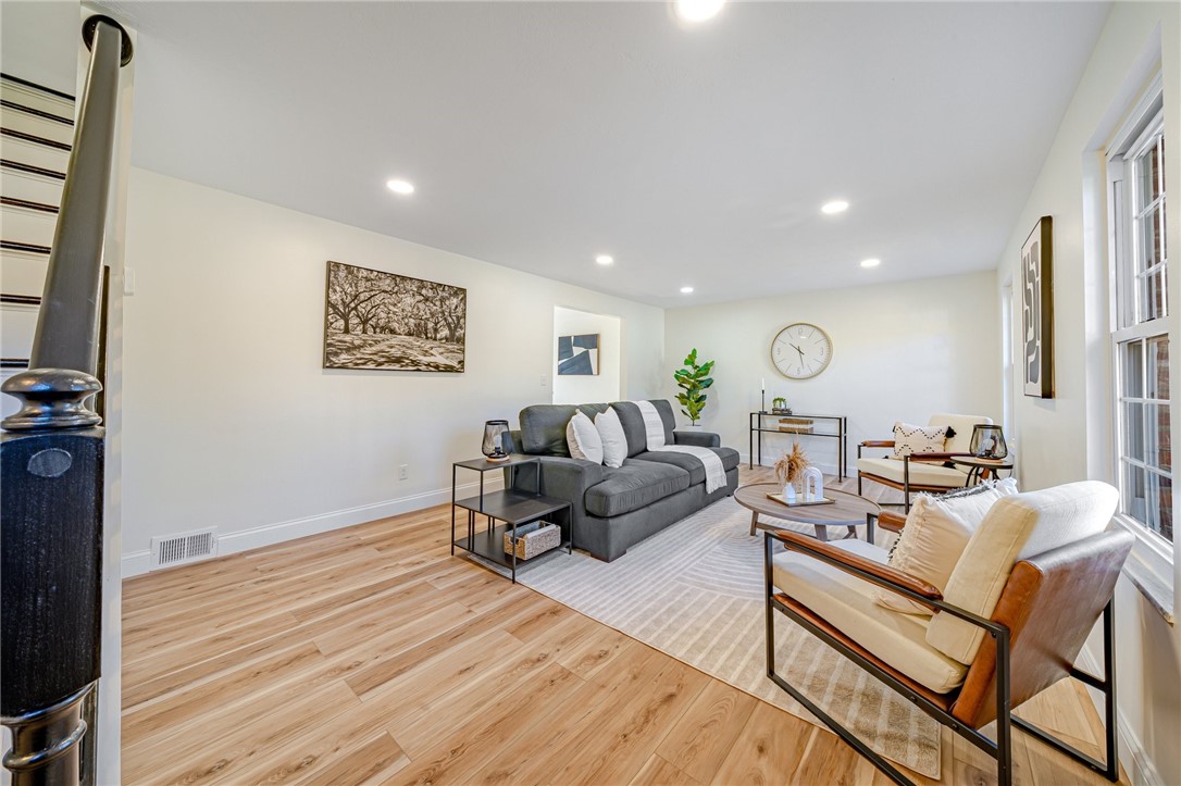 2405 E Springwood Drive