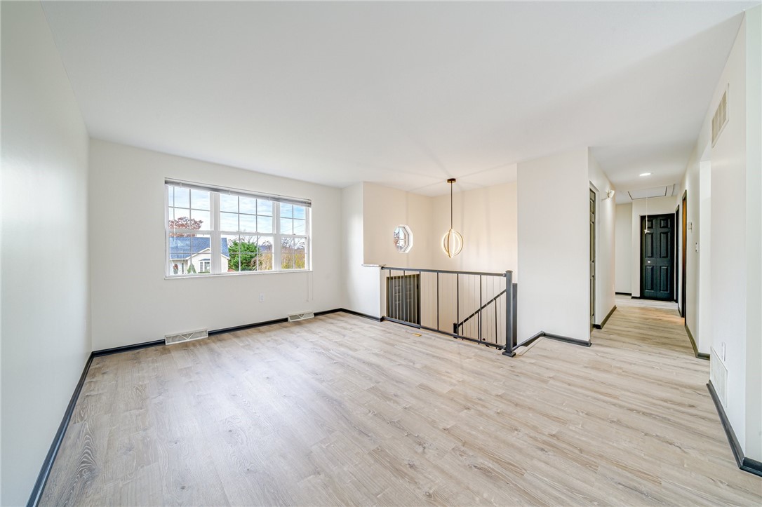 101 Seavey Highlands Dr