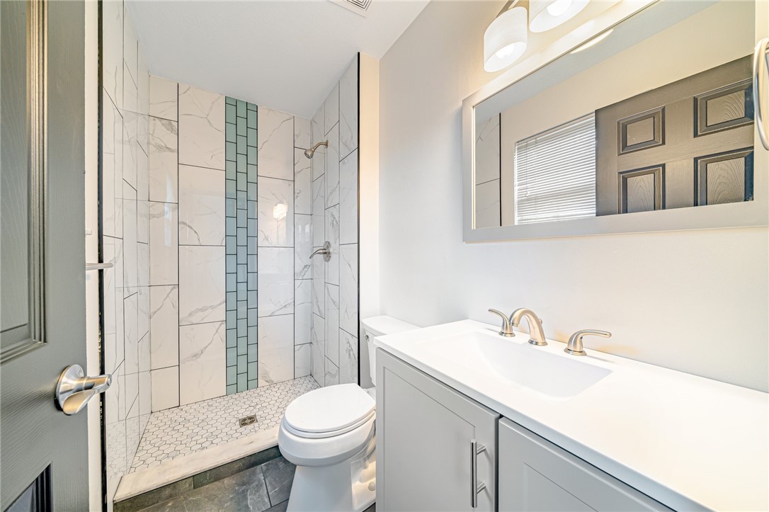 101 Seavey Highlands Dr