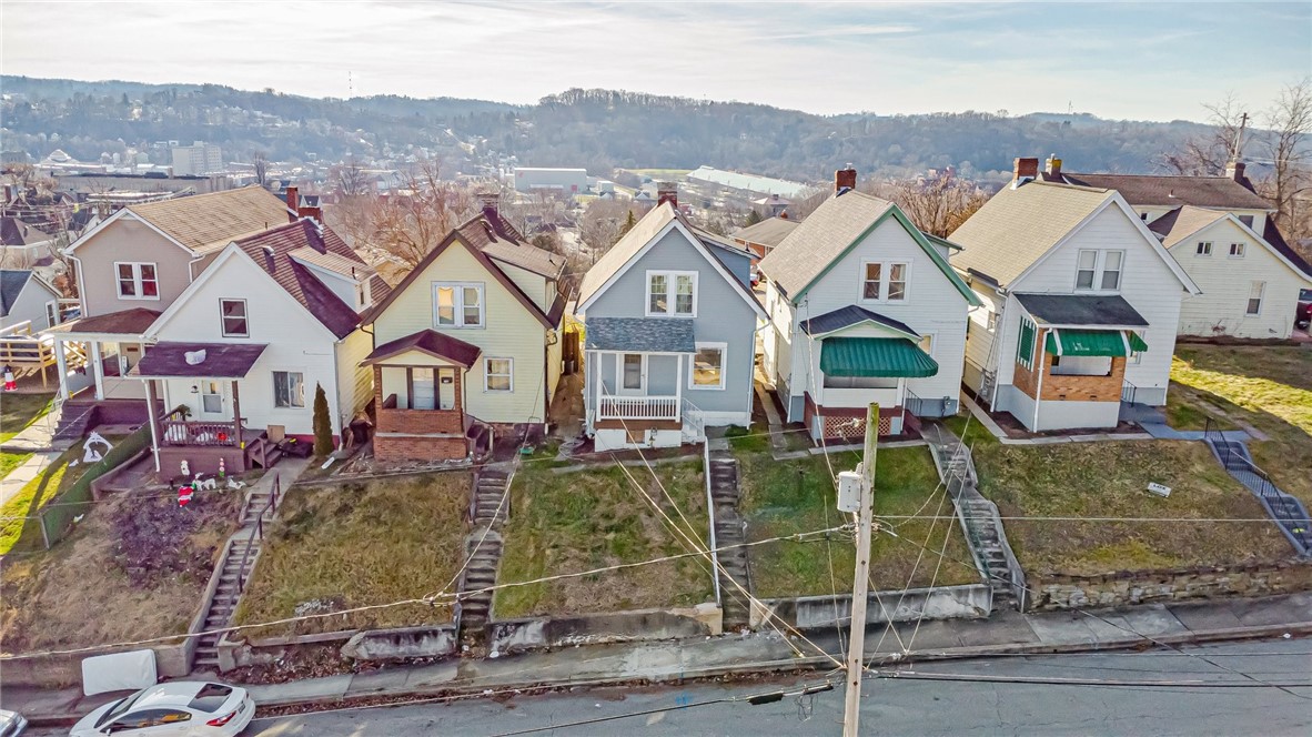 720 Saint Clair Avenue