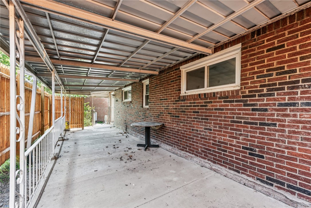 300 Stratmore Street