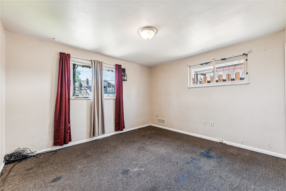 300 Stratmore Street