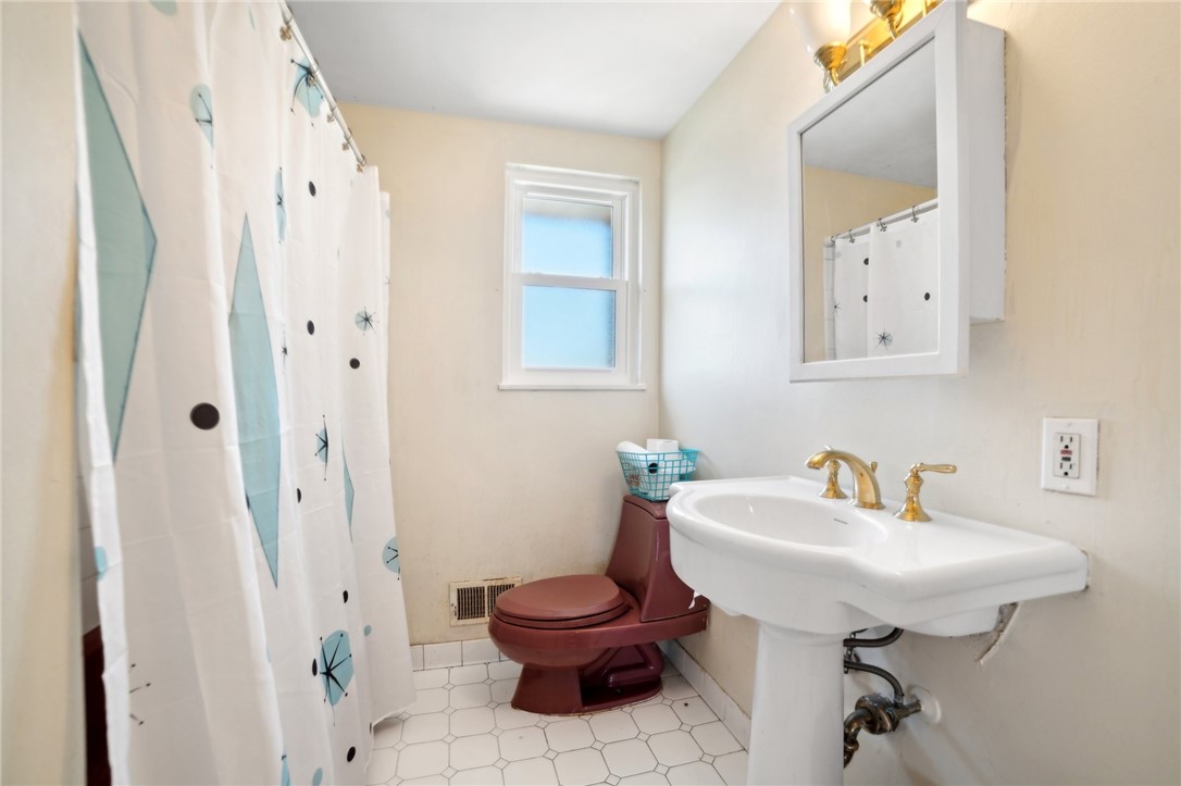 601 Highland Pines Ct