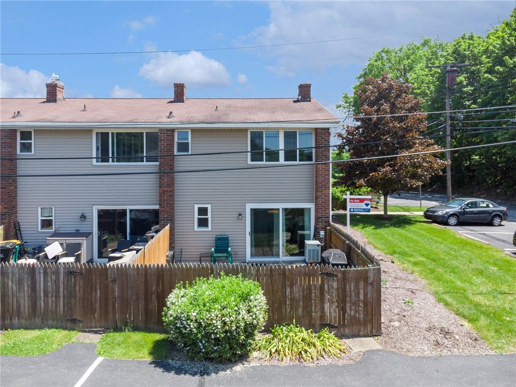 601 Highland Pines Ct