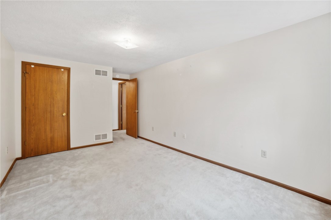 2850 Edgecliff Rd 32