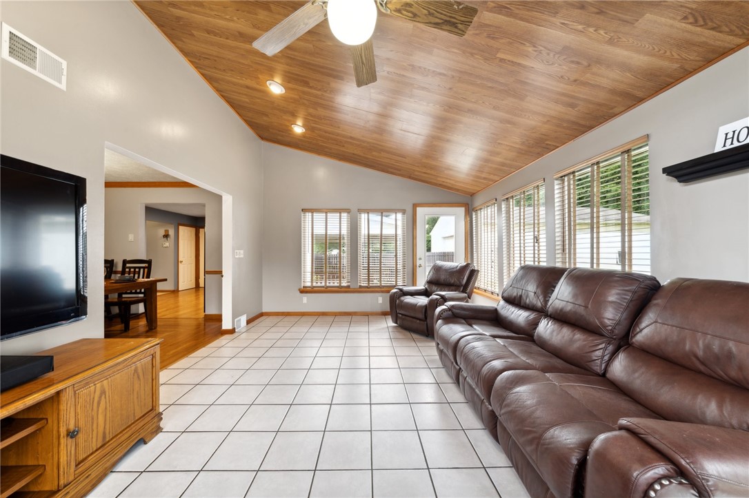 116 Buttercup School Rd.