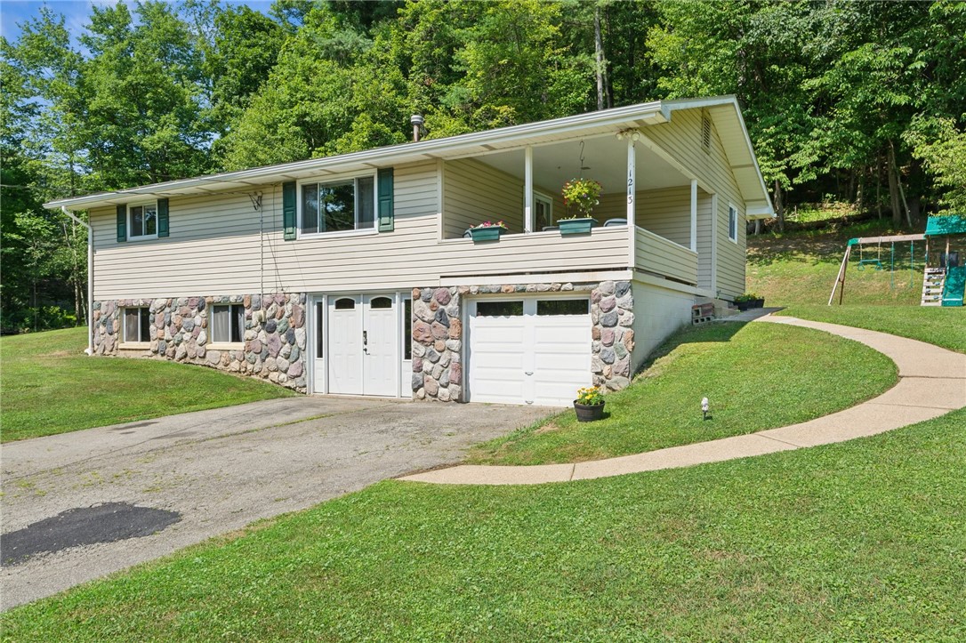 1213 Lower Mateer Road