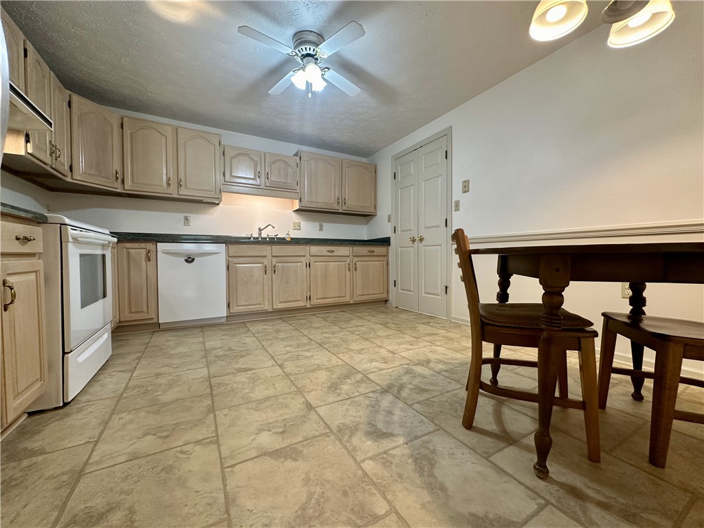 2850 Edgecliff Rd 22