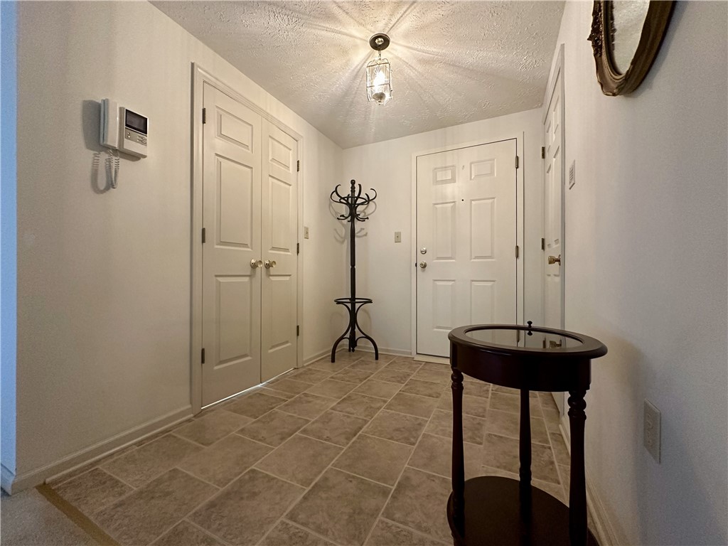 2850 Edgecliff Rd 22