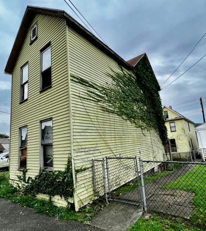 1916 Constitution Blvd