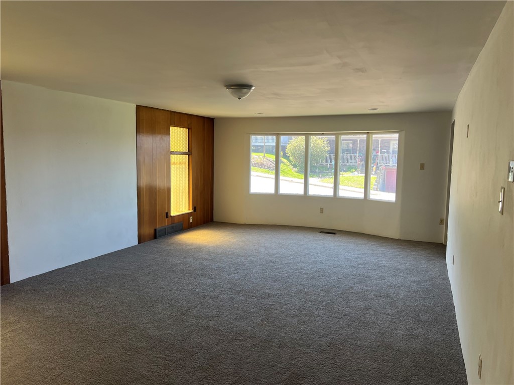 1512 Ridge Ave