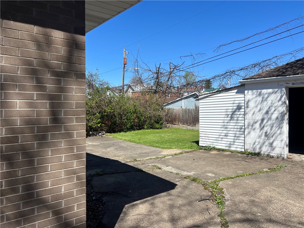 1512 Ridge Ave
