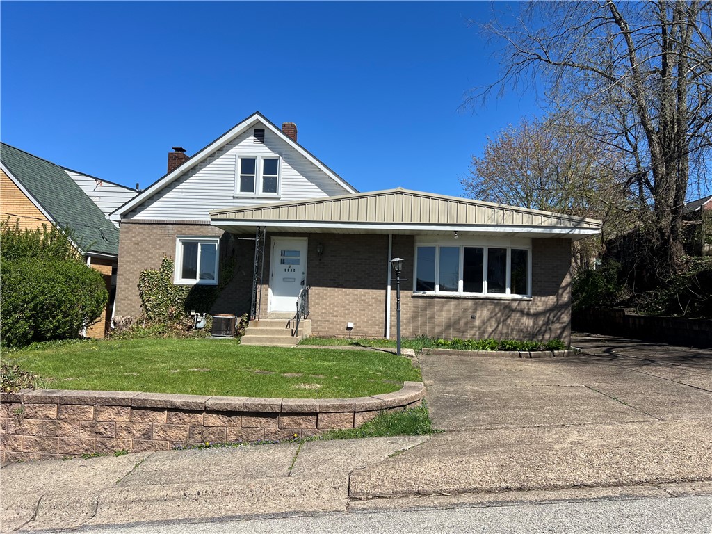 1512 Ridge Ave