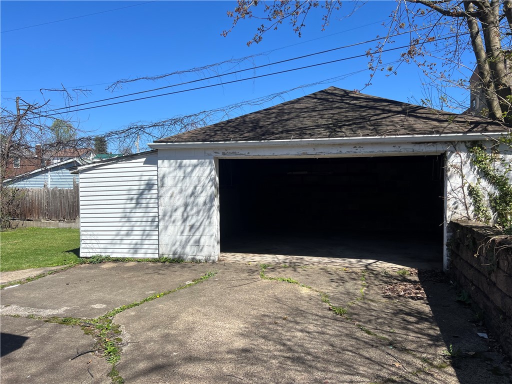 1512 Ridge Ave