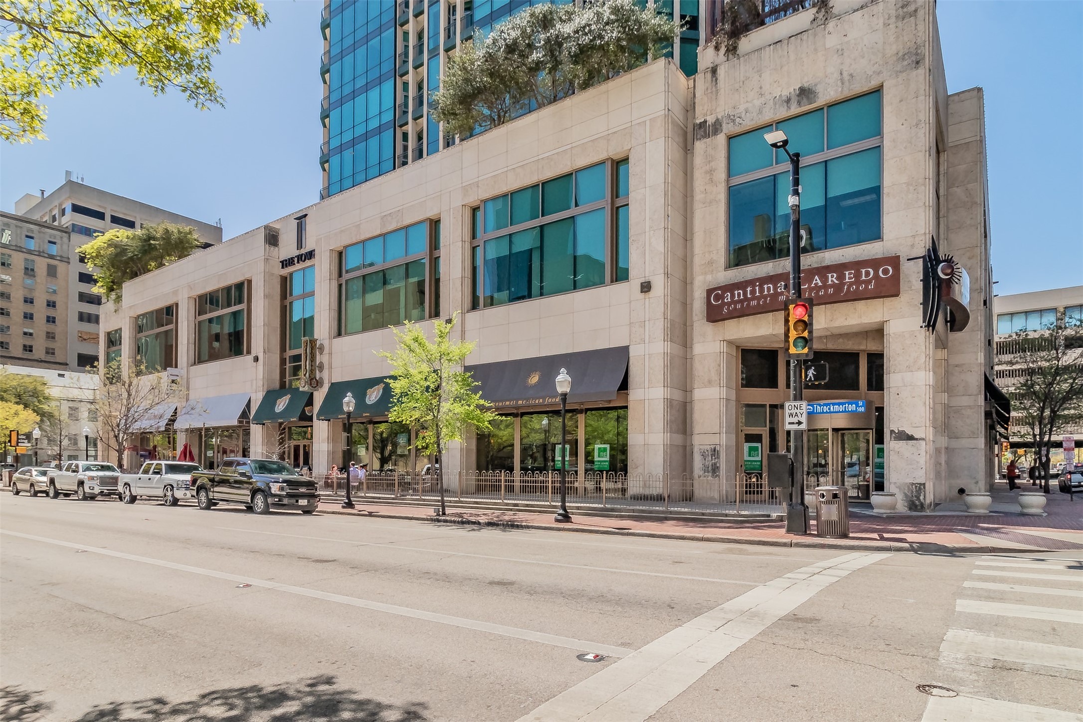 500 Throckmorton Street 3301