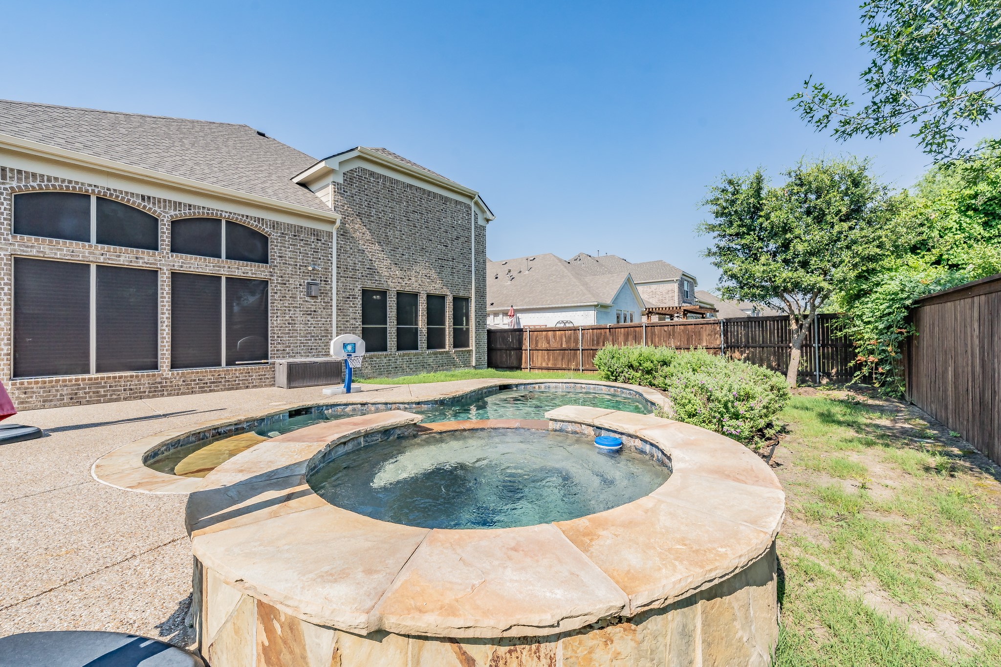 836 Southern Hills Way