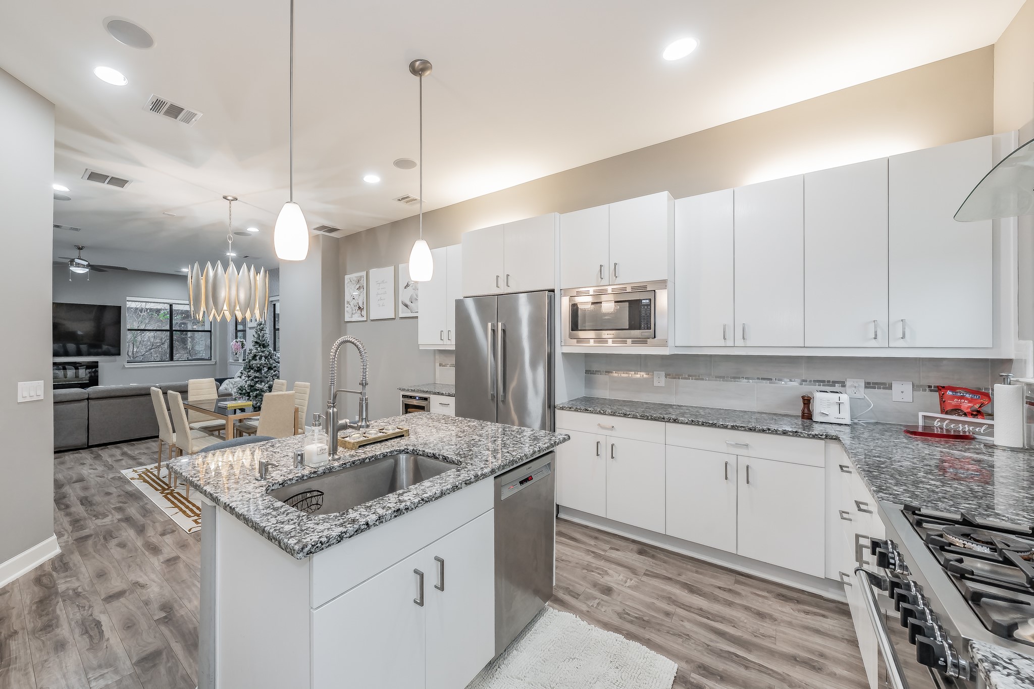1717 Annex Avenue 302